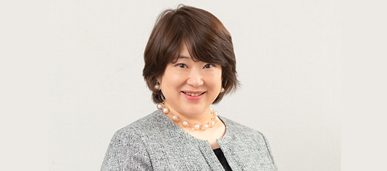 中部学院大学短期大学部学長 片桐 史恵