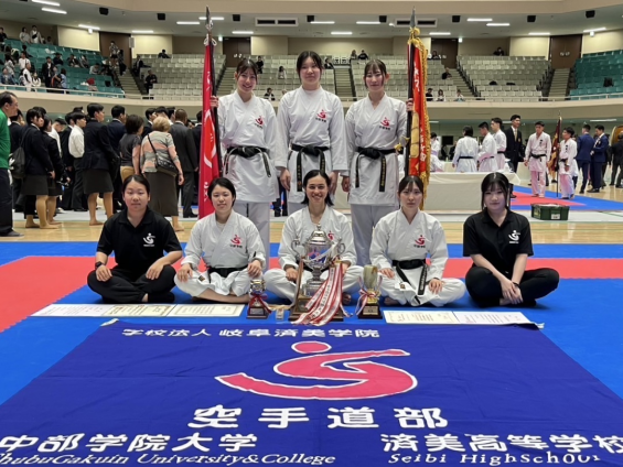 2025年5月5日 日本武道館 初優勝後の記念撮影