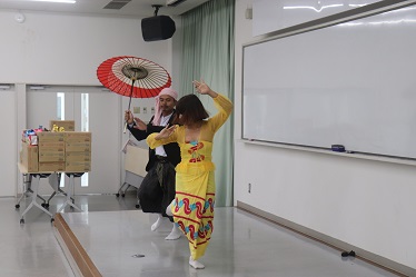 ミャンマー留学生による民族舞踊