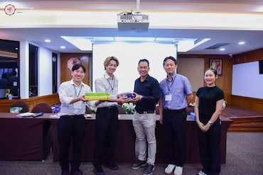 タイ・シーナカリンウィロート大学教育学部との交流　英語探求×多文化共生ゼミ（新井ゼミ）