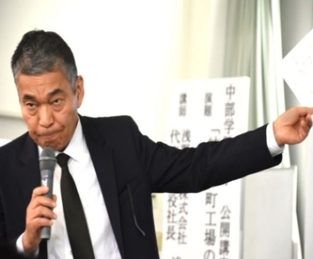 高吸水性タオル「エアーかおる」について語る浅野雅己社長