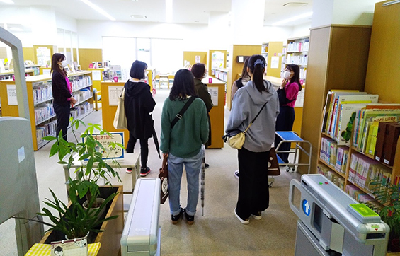 各務原キャンパス学内見学の様子