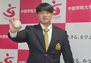 坂田怜投手 広島から育成4位指名