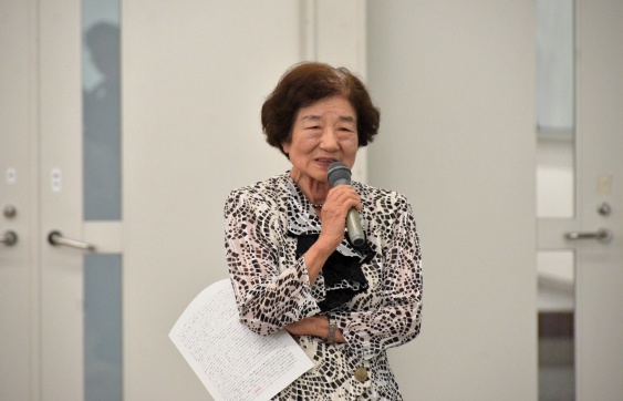 閉会の辞でお礼の言葉を述べる片桐多恵子・岐阜済美学院長