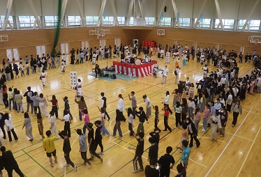 郡上おどりやスポーツ大会など日本人学生と多くの文化・交流活動を行っています