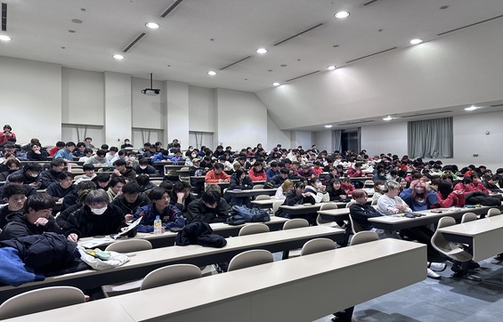 JSPOの活動紹介を聞く学生