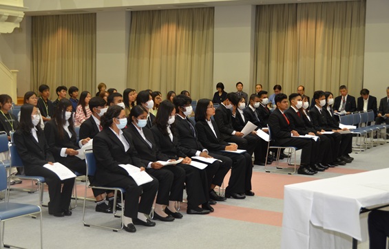 それぞれの夢や目標に向けて、新入留学生19名が留学生活をスタートします。