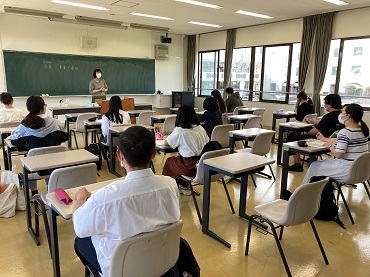 留学生のための日本語力向上講座を開講しています