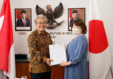 片桐史恵短期大学部学長がインドネシア共和国大使館を表敬訪問しました