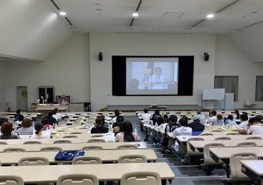 理学療法学科のオープンキャンパス (8/7) の様子をご紹介します