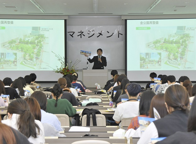 いじめ問題や不登校児童の対策などを熱く語る市長