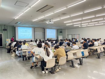 理学療法学科のオープンキャンパス (8/27) の様子をご紹介します