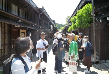 新入生の交流及び日本文化体験を目的として行った飛騨高山遠足