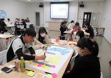 大学生のこころの健康を考えるワークショップを開催しました