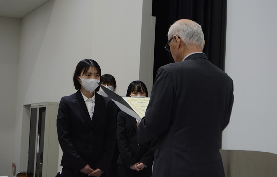 日本ソーシャルワーク教育学校連盟会長表彰（社会福祉士） 　横幕　日瑶里さん