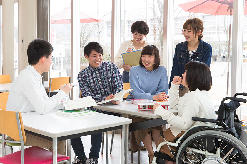 学生食堂(ポローニア)